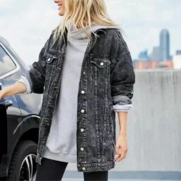 American Eagle Women's Oversized XS Black Acid Dark Wash Long Denim Jacket - Picture 1 of 9